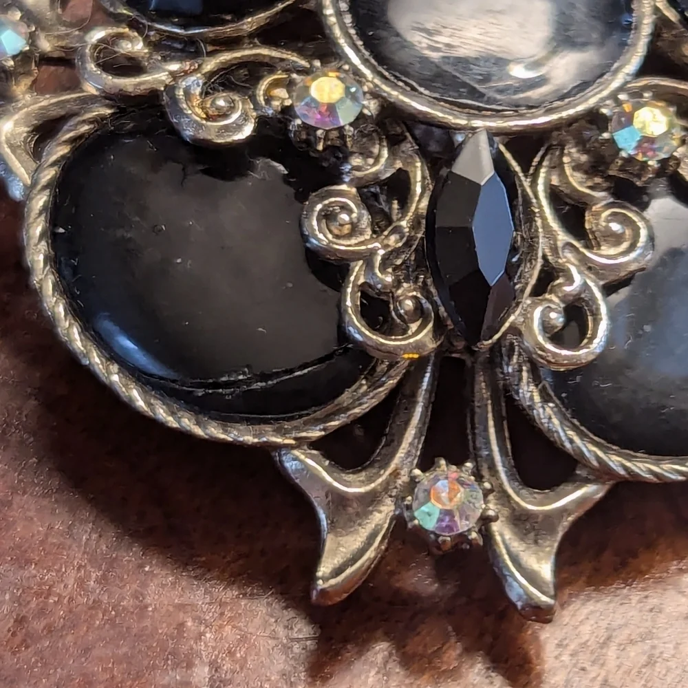 Vintage Silvertone Black Aurora Borealis Brooch Pin Rhinestones 2